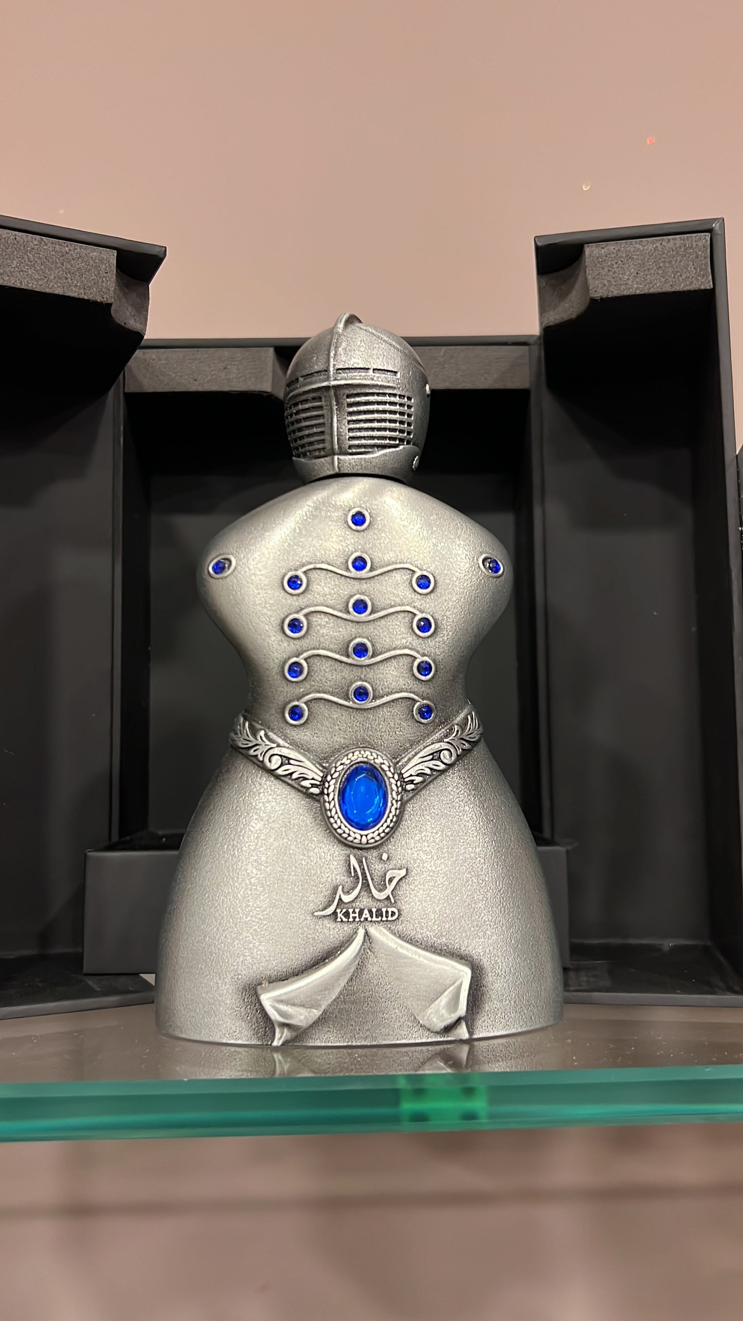 Niche Emarati Khalid di Lattafa Perfumes unisex