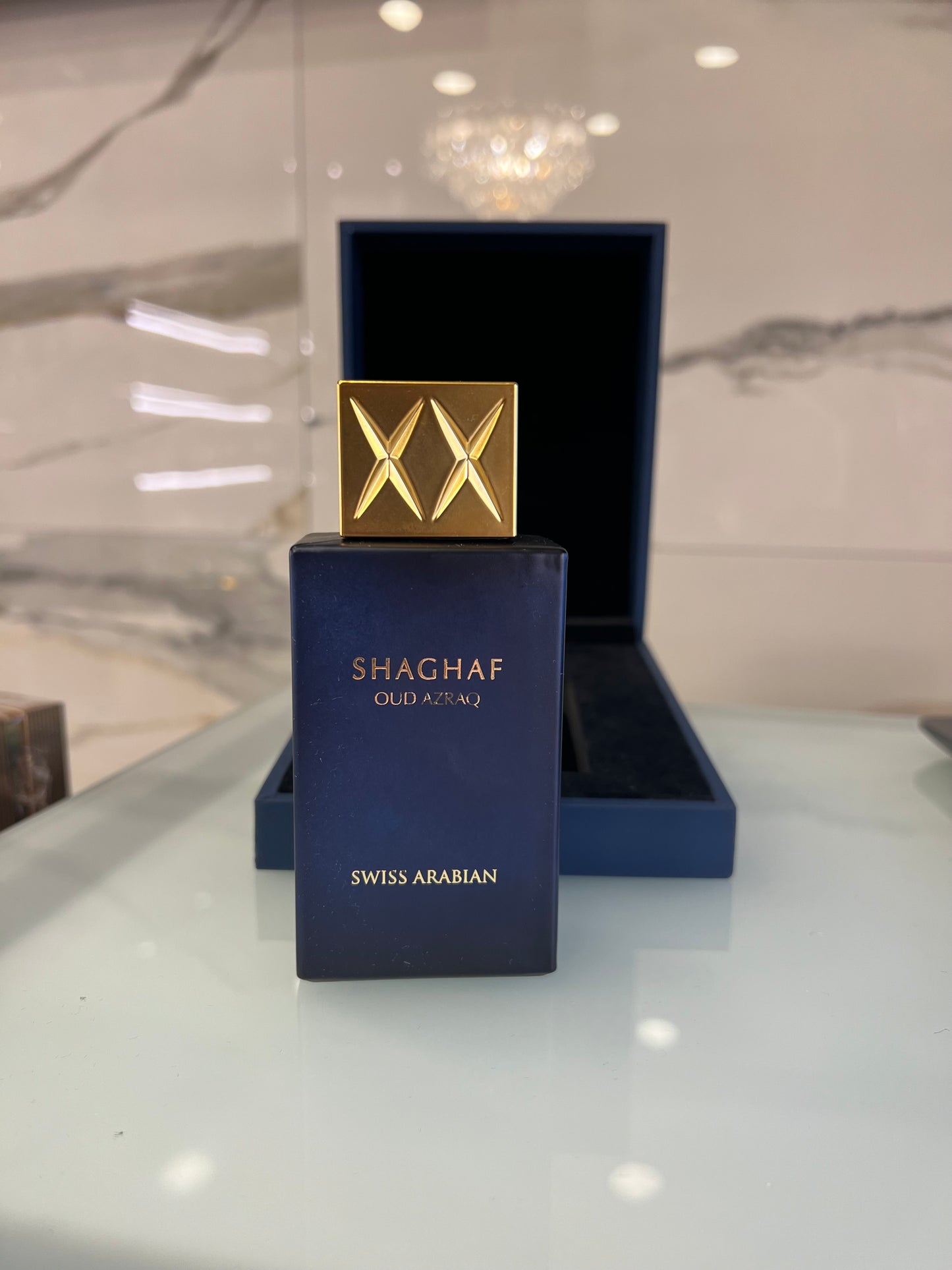 Swiss Arabian Shaghaf Oud Azraq EDP 75ml (promozione ) speziato dolce dalla scia atomica basta solo due spray al massimo riempiti una stanza.