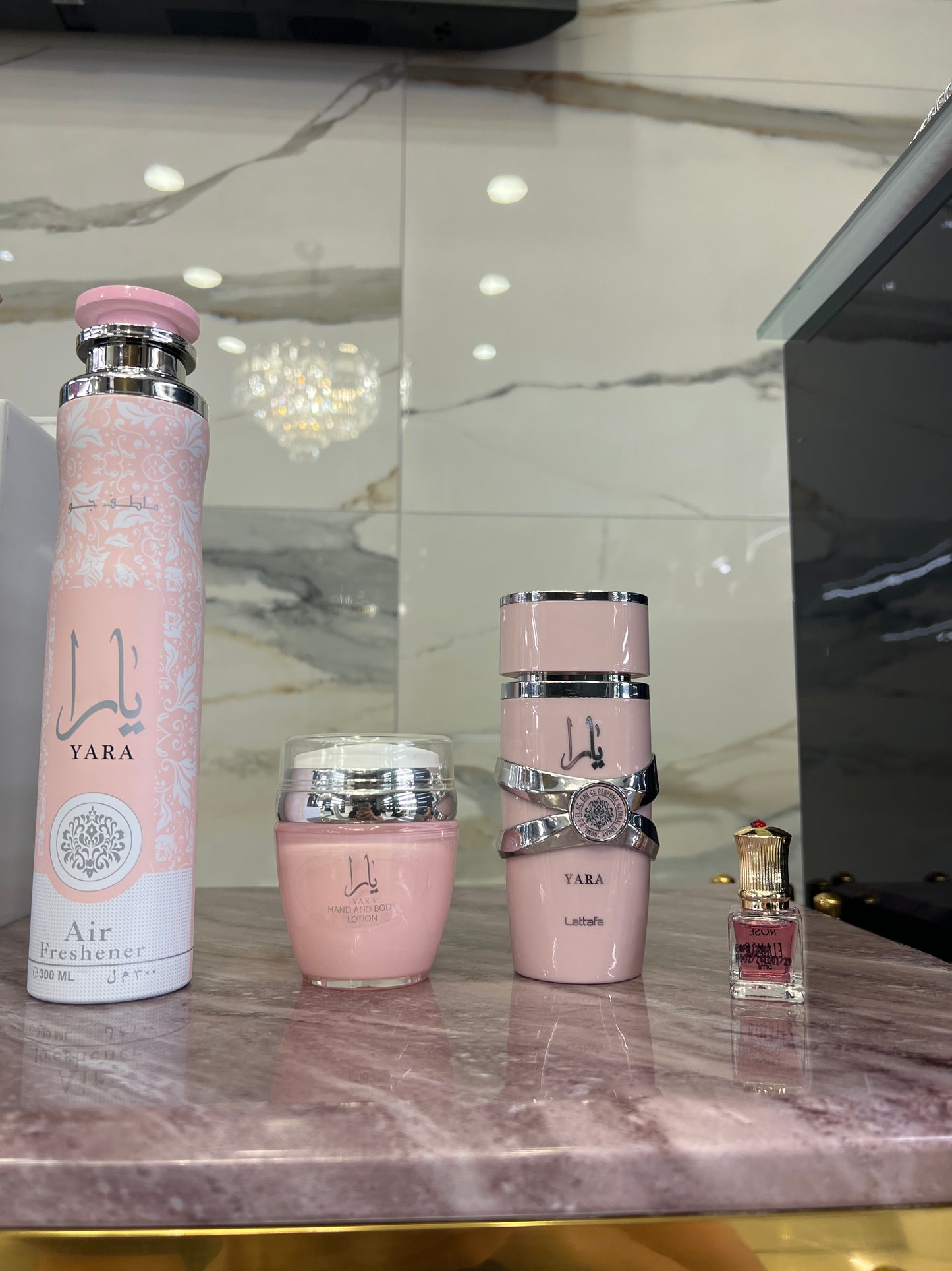 Kit yara contiene profumo + olio + crema corpo + profumo ambiente