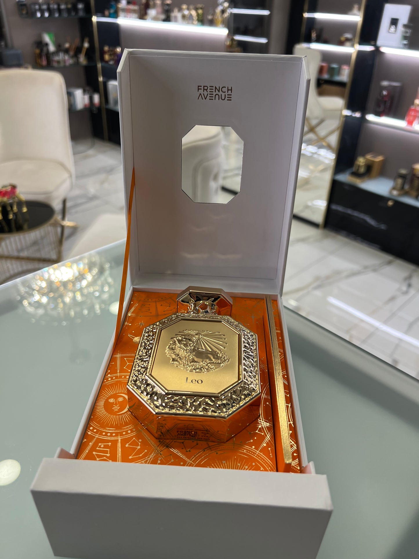 Leo di French Avenue unisex