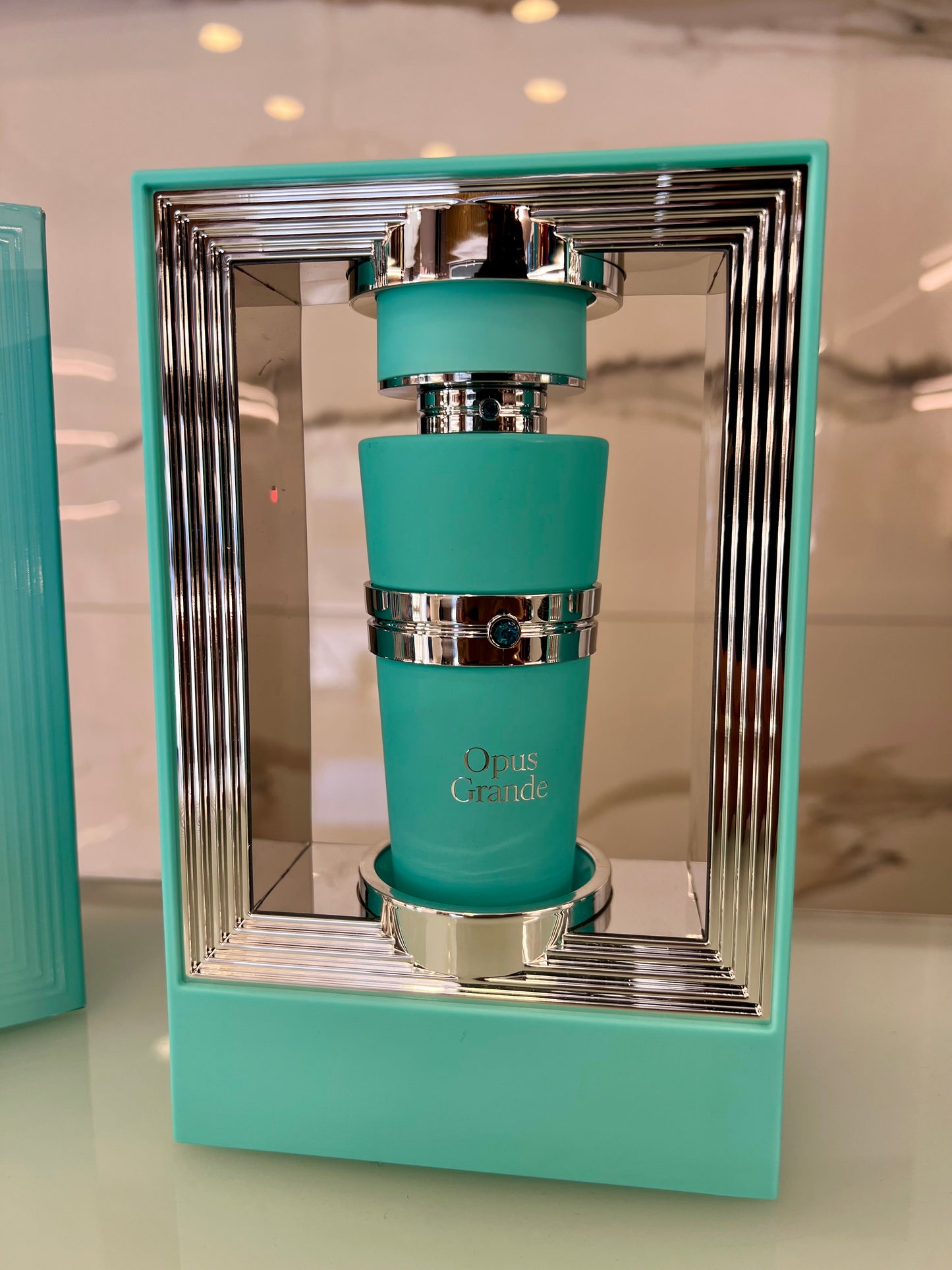 Opus Grande di French Avenue è un extrait de parfum 100ml unisex