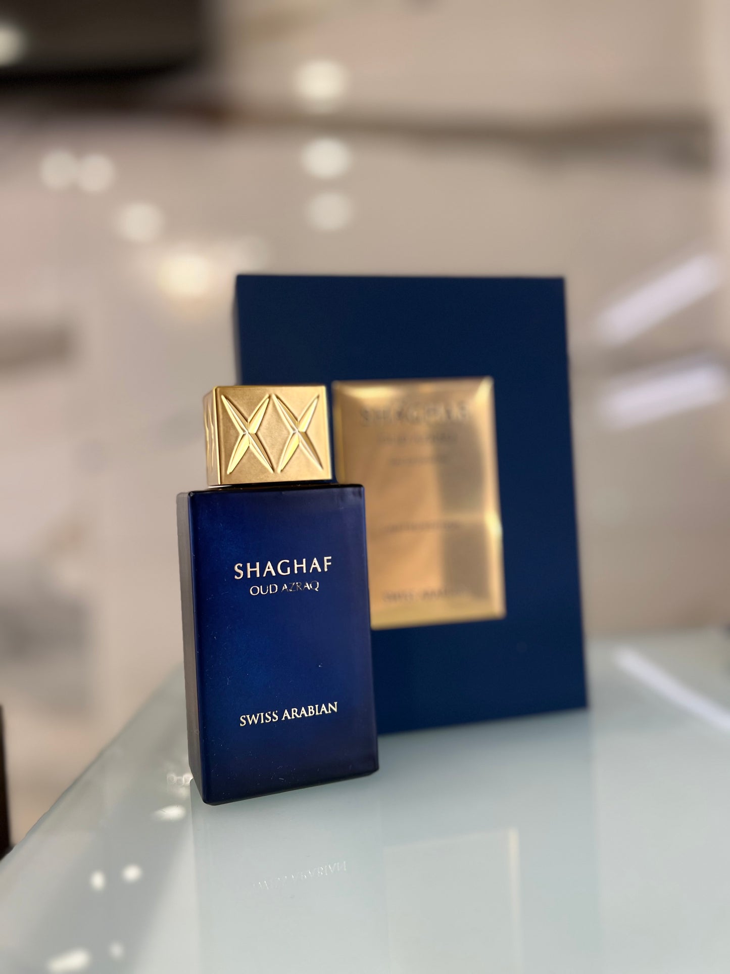 Swiss Arabian Shaghaf Oud Azraq EDP 75ml (promozione ) speziato dolce dalla scia atomica basta solo due spray al massimo riempiti una stanza.