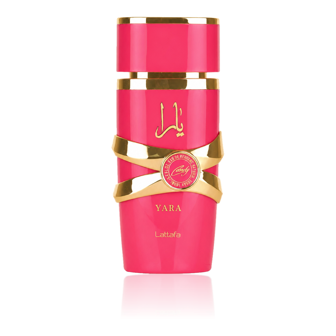 Lattafa Yara Candy, flacone fucsia e oro con riflesso a specchio, sfondo trasparente